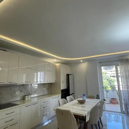 Julian 2-bedroom Instgr Juliaandt Appartement Vlorë
